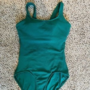 One piece swim suit